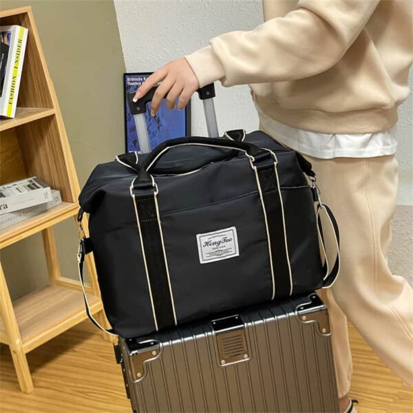 Portable Travel Bag Women’s Large Capacity Lightweight Waterproof Luggage Bag