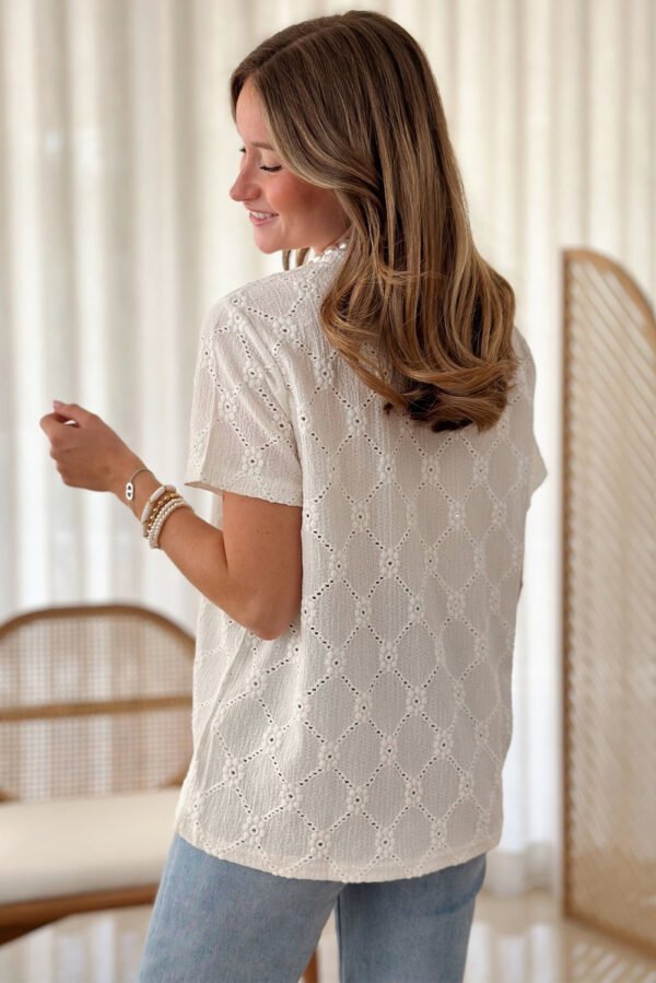 White Geometric Embroidered Slim Fit O Neck T Shirt