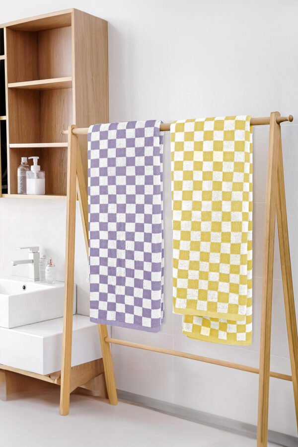 Orchid Petal Checkered Print Soft Large Bath Towel