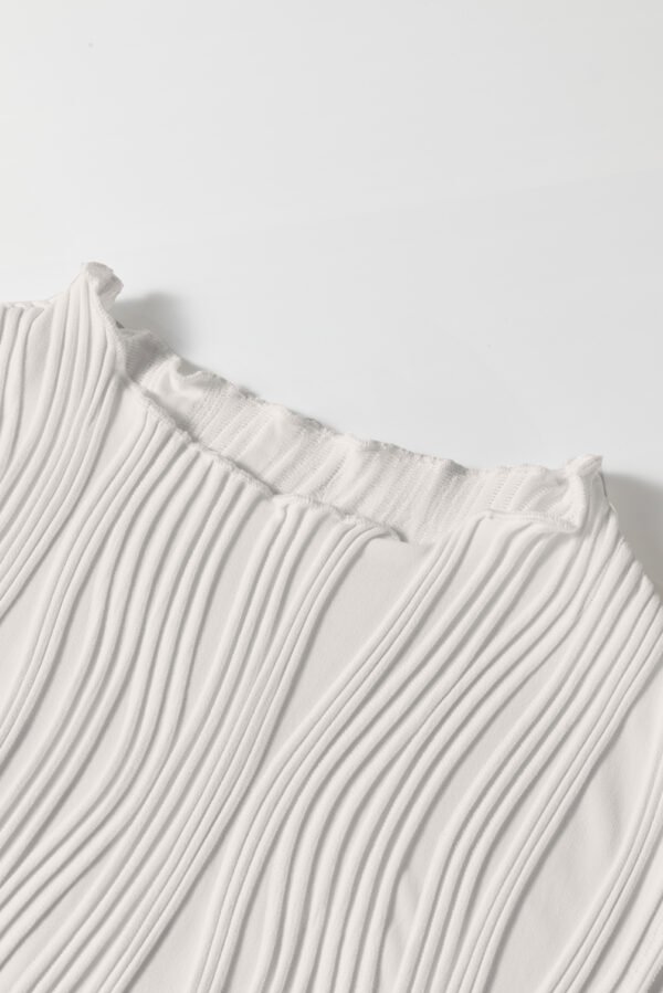 White Solid Color Wavy Textured Round Neck Tank Top