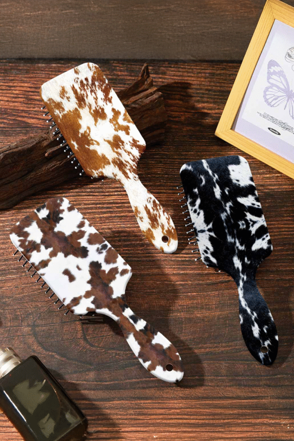 Chestnut Cow Print Long Handle Air Cushion Comb