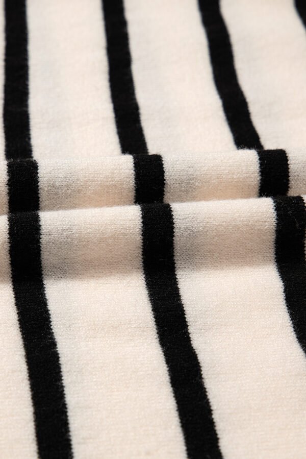 Black Stripe Ribbed Trim Round Neck Bubble Sleeve Knitted Top