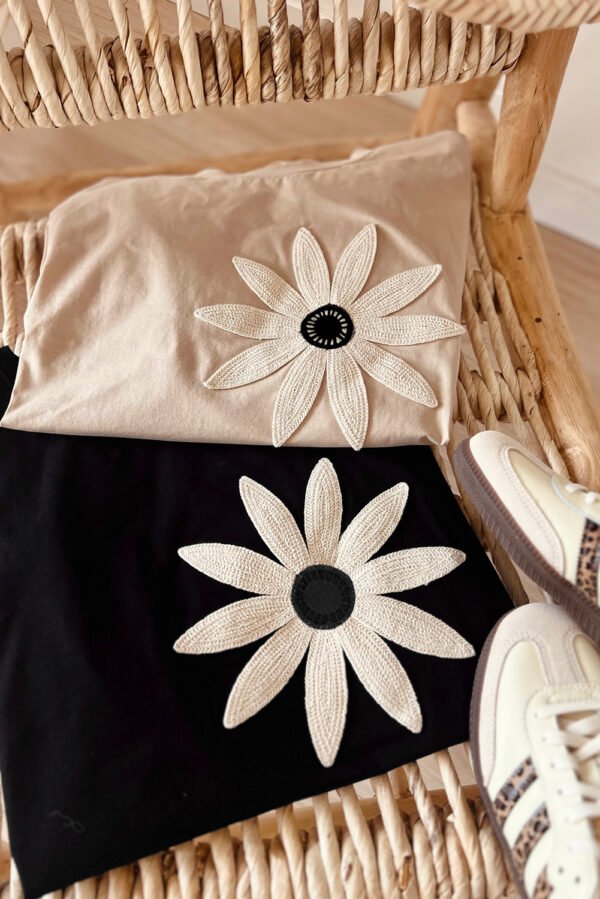 Black Contrast Crochet Floral Graphic Drop Shoulder Loose Tee