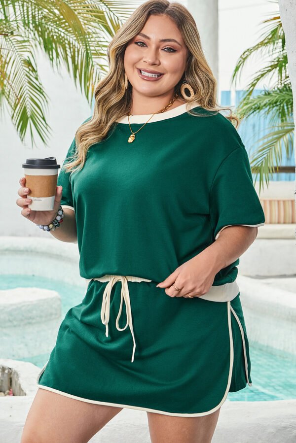 Evergreen Plus Size Contrast Trim T Shirt and Skirt Two Piece Set