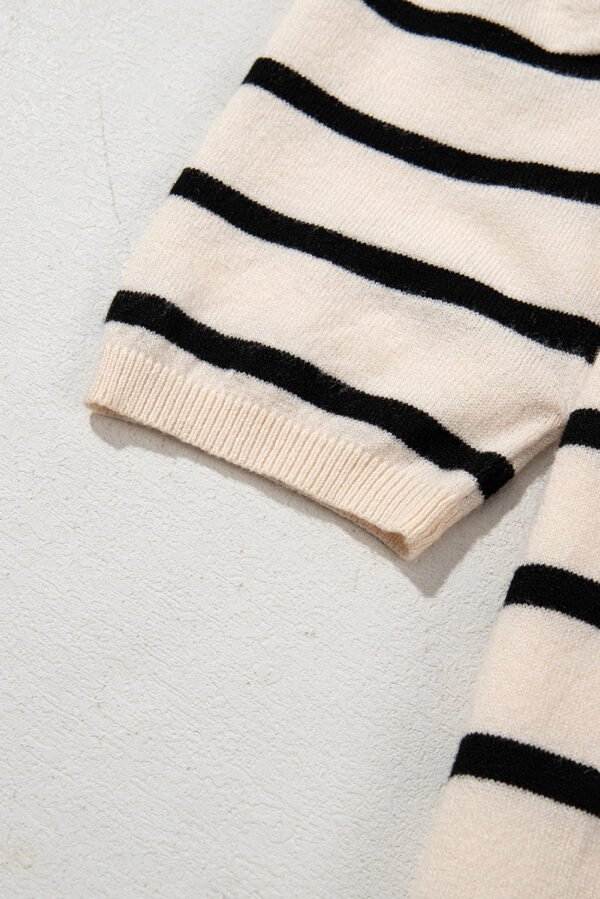 Black Stripe Ribbed Trim Round Neck Bubble Sleeve Knitted Top