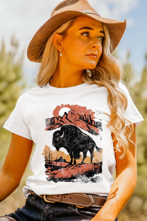 White Western Buffalo On Plains Graphic Crew Neck Tee