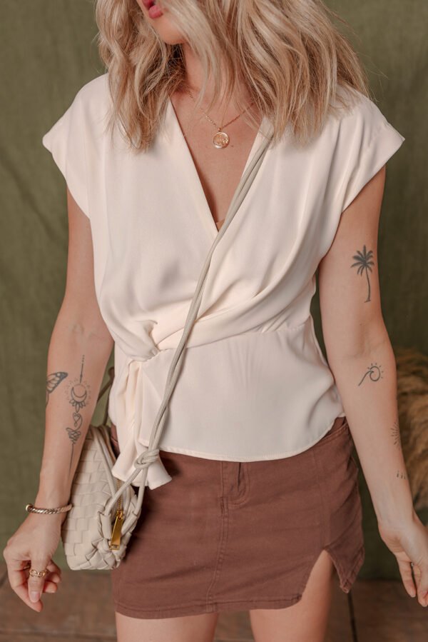 White Surplice V Neck Knotted Ruched Short Sleeve Peplum Blouse