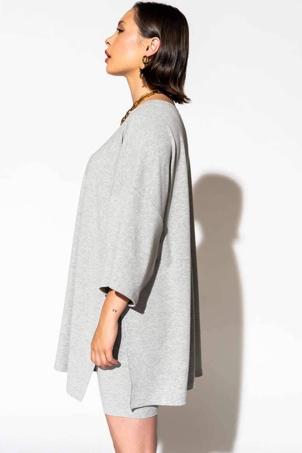 Light Grey Solid Color Loose Tunic Top And Slim Shorts Set