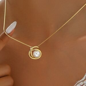 Gold Minimalist Pearl Decor Plated Alloy Pendant Necklace