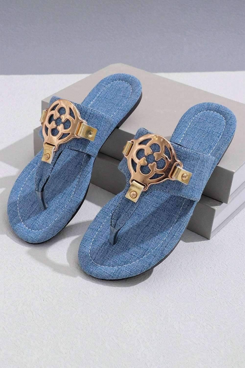 Dusk Blue Metal Dã©Cor Leather Thong Slippers