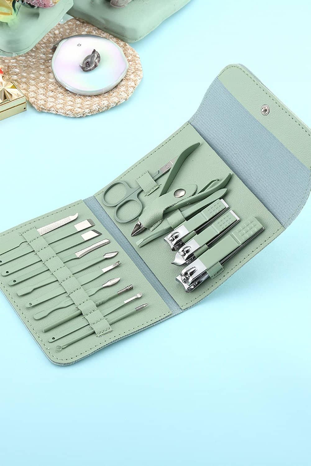 Grass Green 16Pcs Portable Manicure Nail Clippers Set