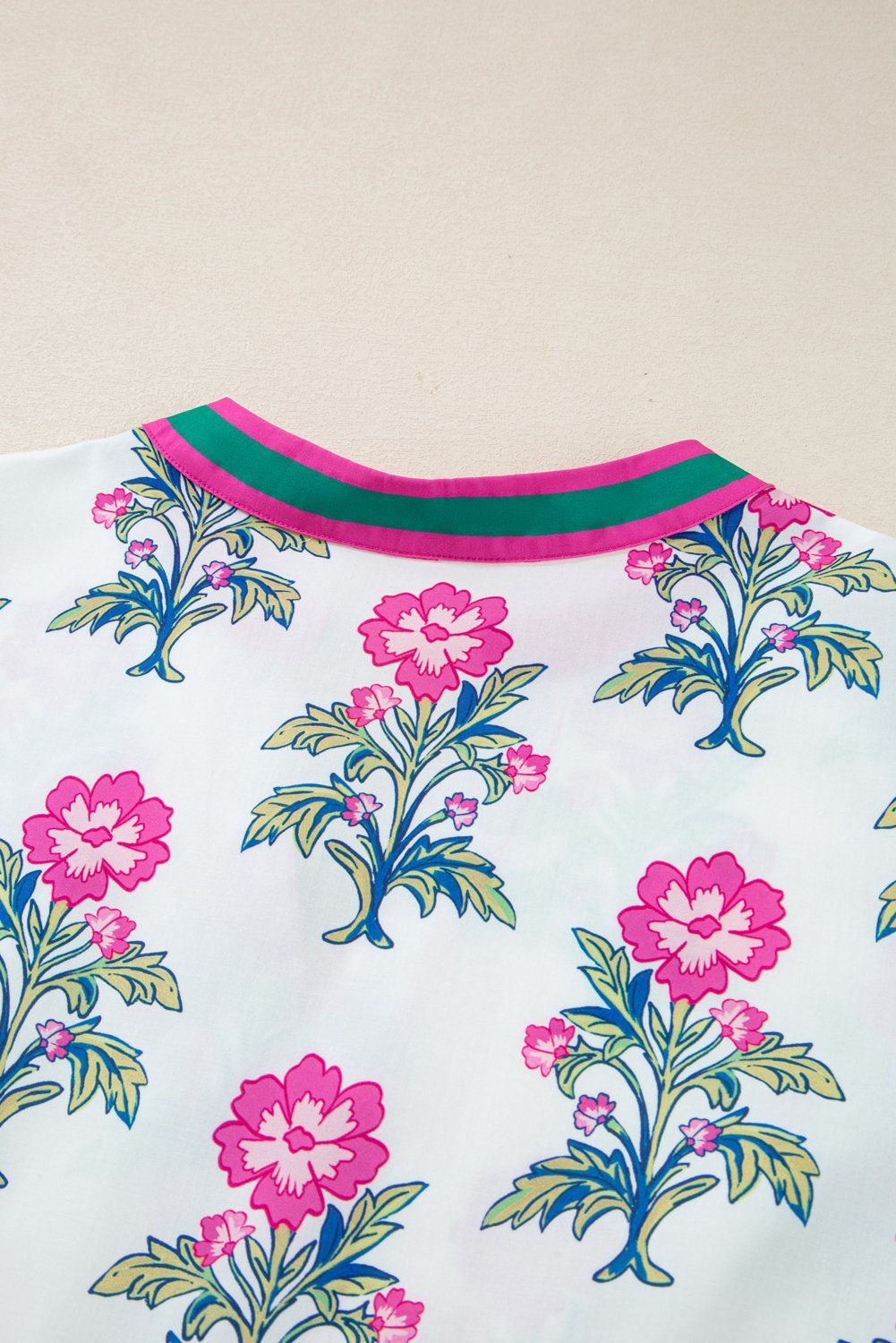 White Allover Print Contrast Split Neckline Short Puff Sleeve Curvy Dress