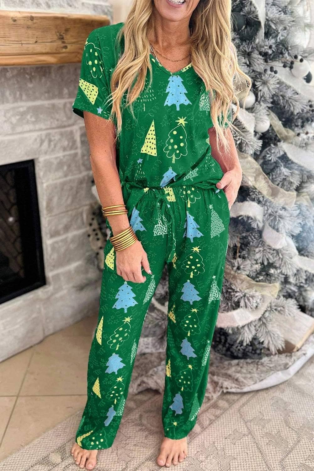 Green Christmas Tree Print V Neck Tee And Pants Lounge Set