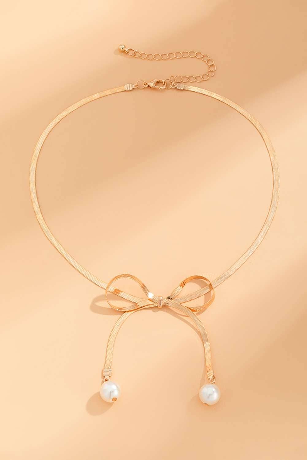 Gold Pearly Bow Collarbone Necklace