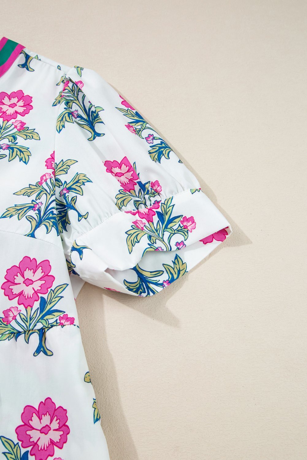 White Allover Print Contrast Split Neckline Short Puff Sleeve Curvy Dress