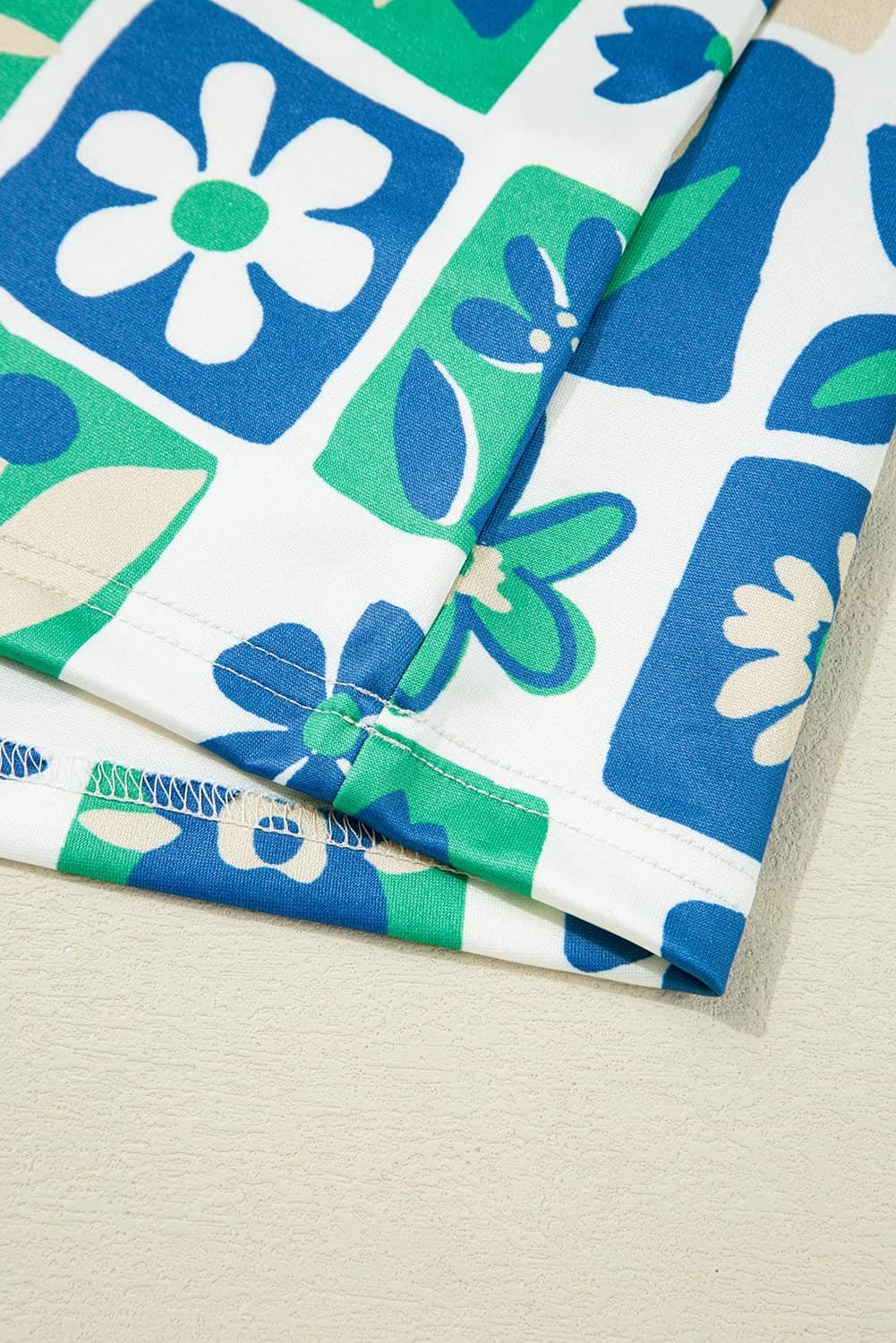 Green Floral Plaid Colorblock Trim Collar Flutter Sleeve Blouse