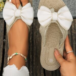 White Stitched Bow Decor Straw Woven Flip Flop Slippers