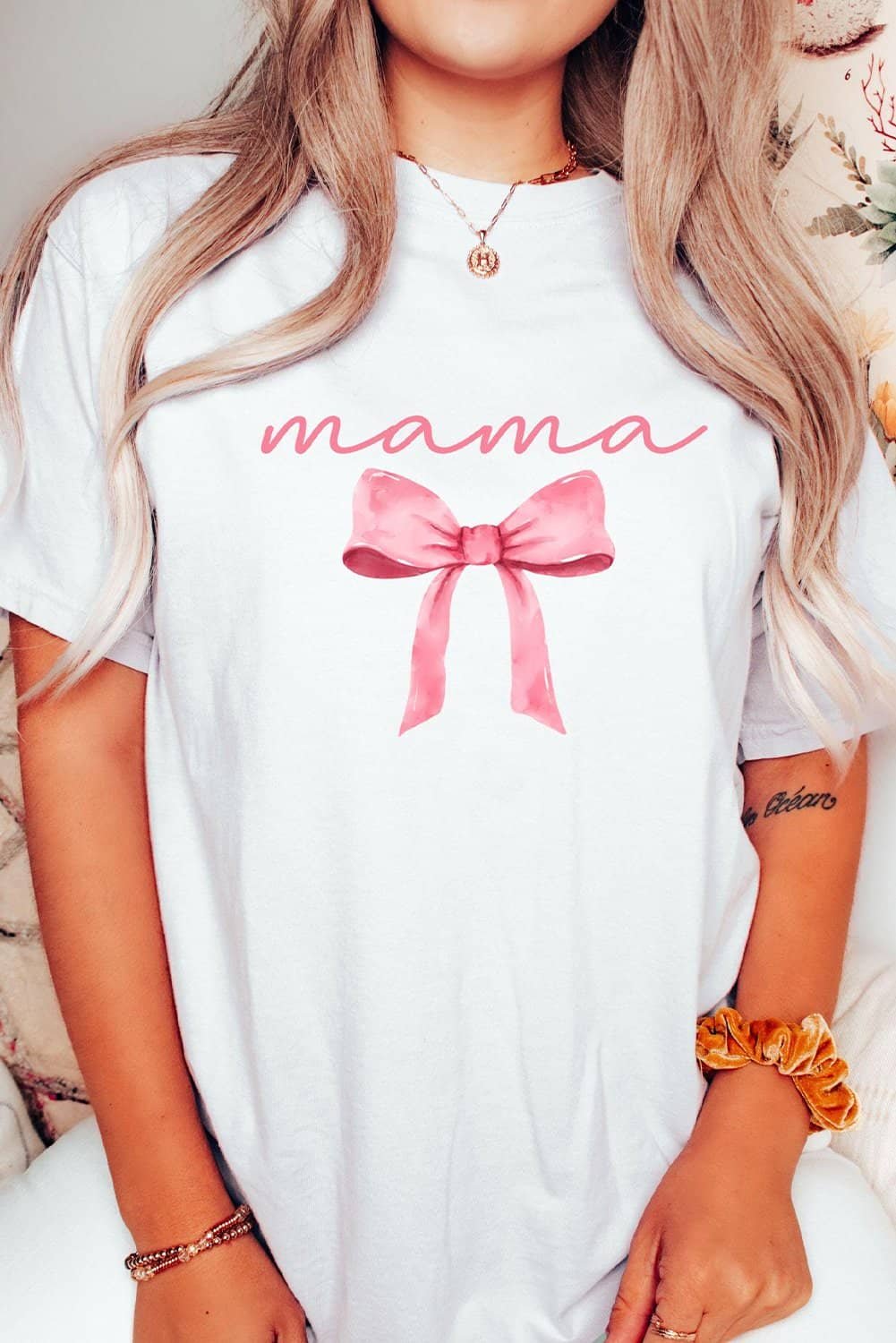 White Mama Bowknot Graphic Crewneck Tee