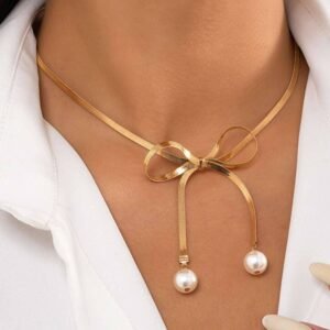 Gold Pearly Bow Collarbone Necklace