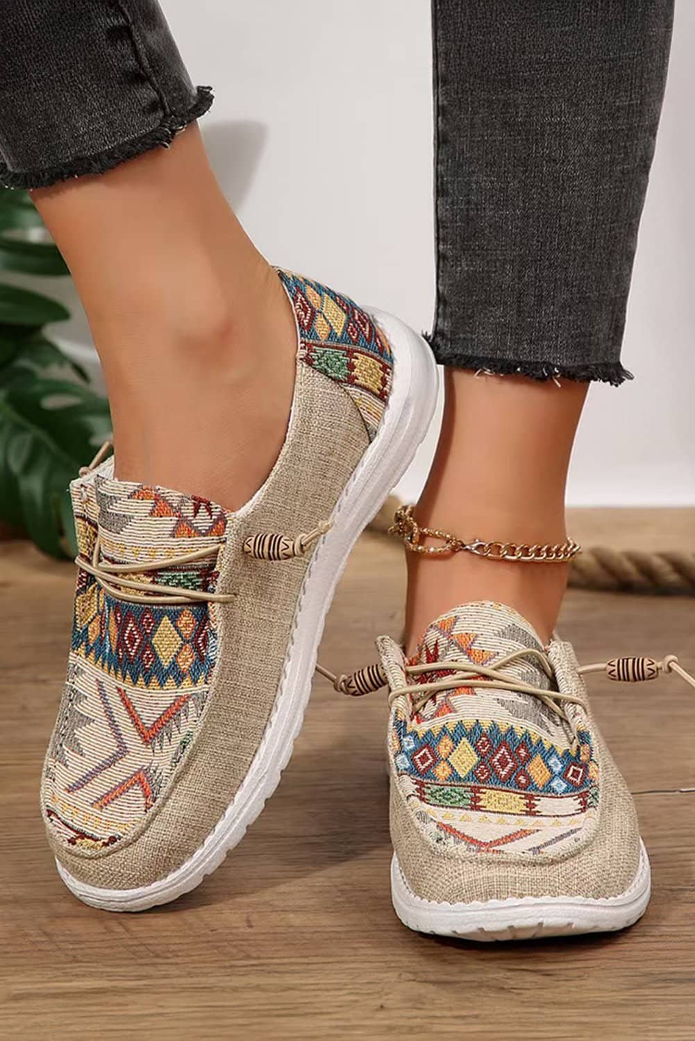 Beige Geometric Lace-Up Decor Slip On Shoes