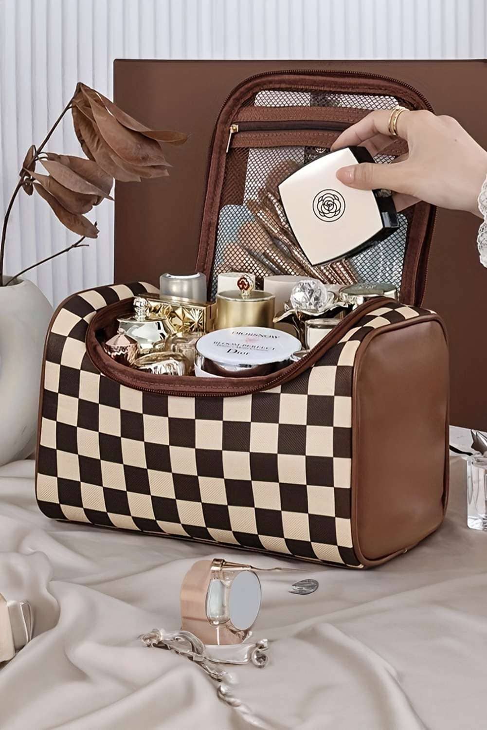 Black Checkered Pu Leather Zipper Makeup Bag