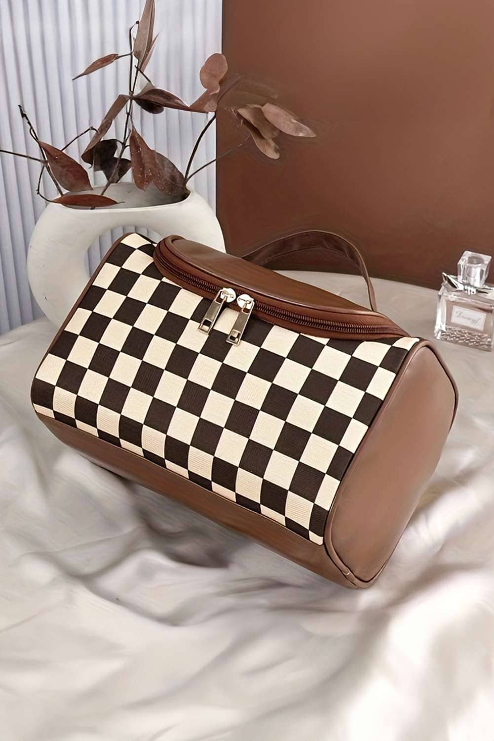 Black Checkered Pu Leather Zipper Makeup Bag
