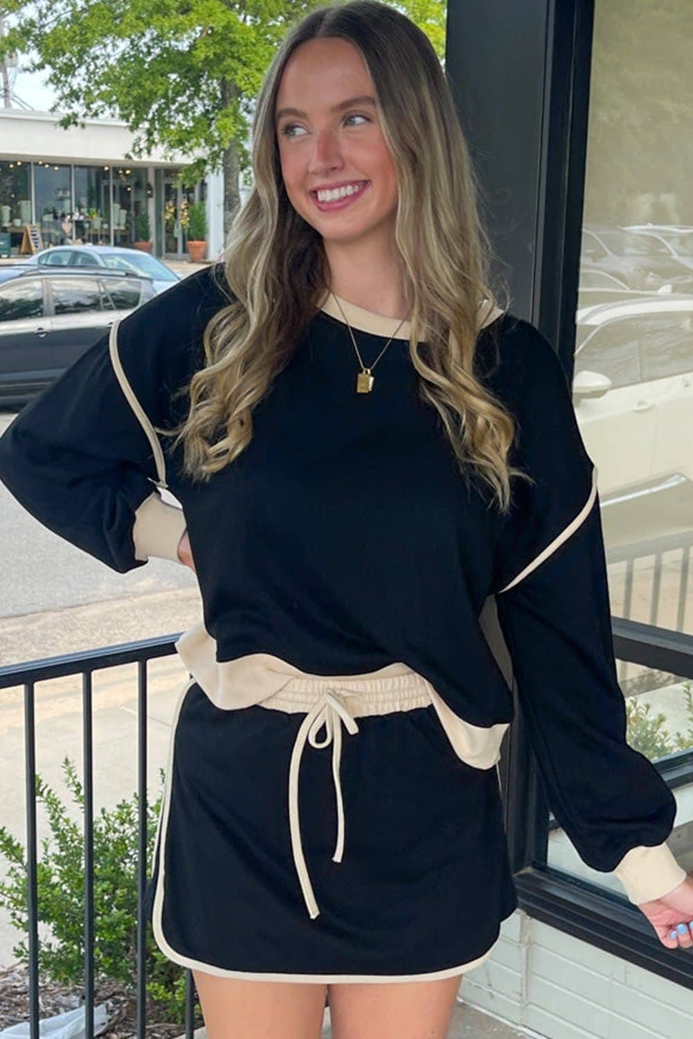 Black Color Contrast Loose Pullover And Lace-Up Waist Skort Set