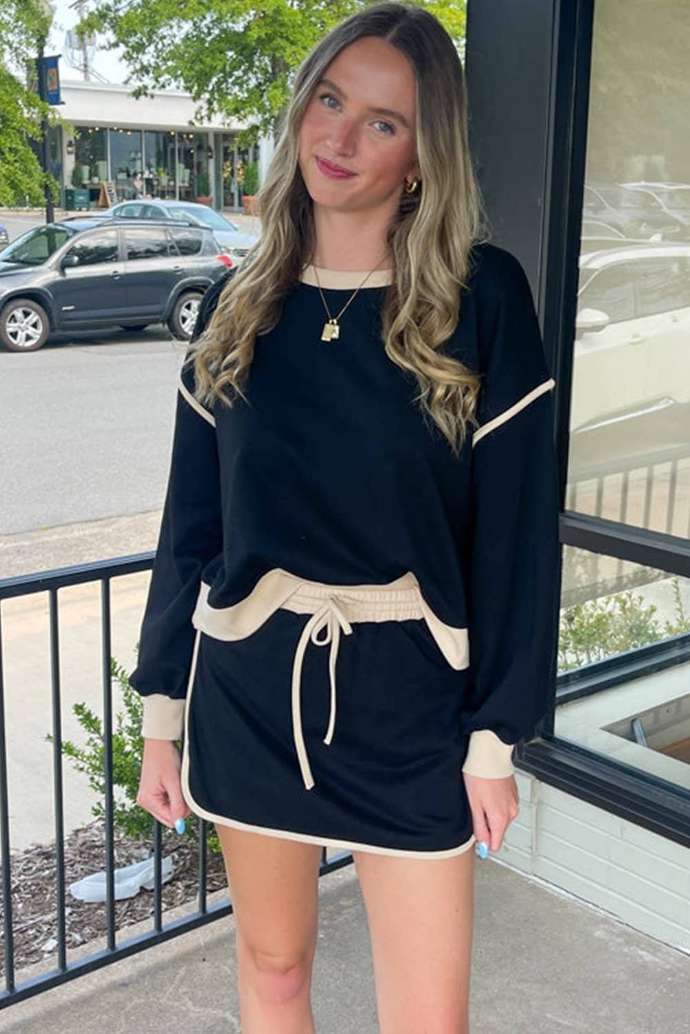 Black Color Contrast Loose Pullover And Lace-Up Waist Skort Set
