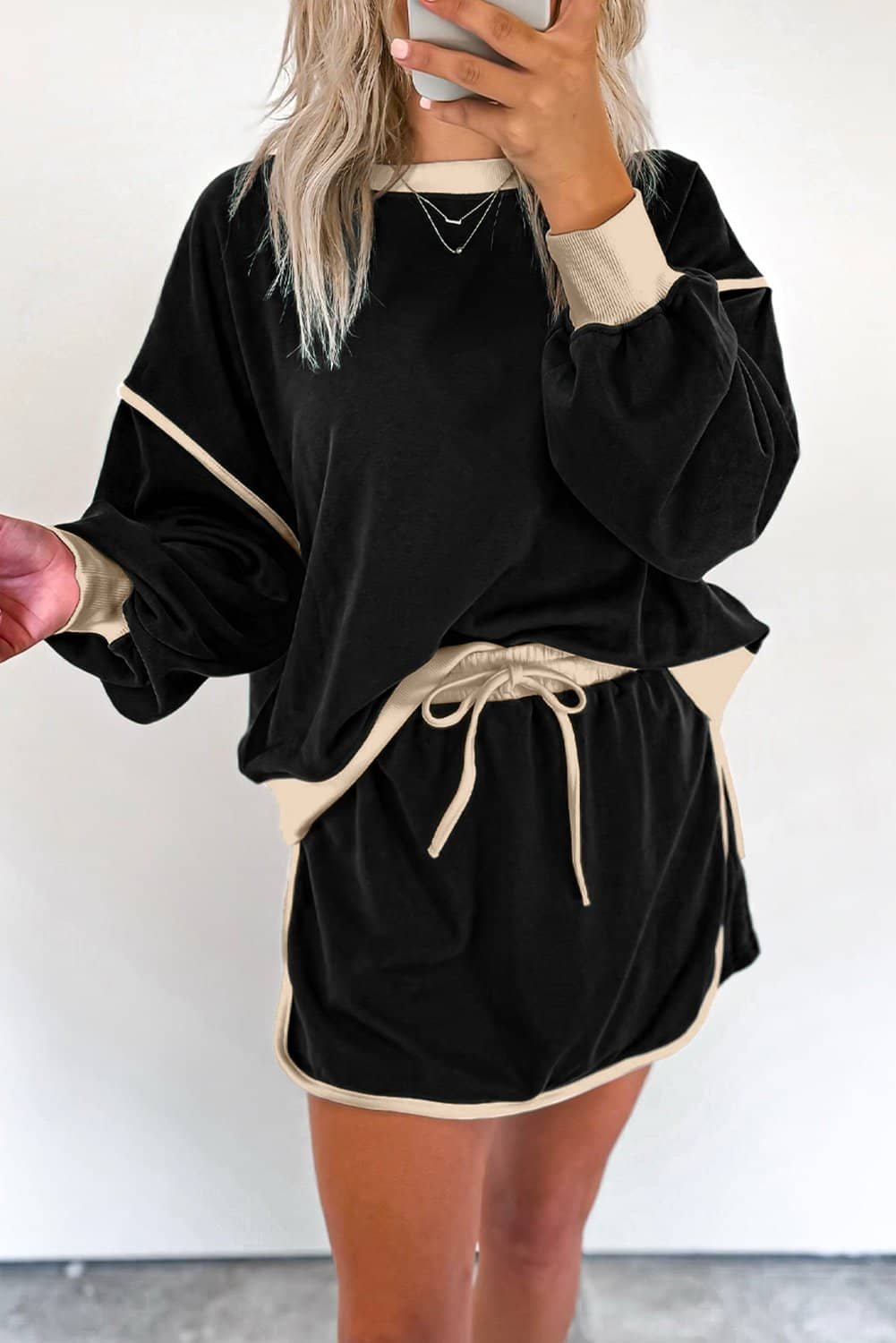 Black Color Contrast Loose Pullover And Lace-Up Waist Skort Set