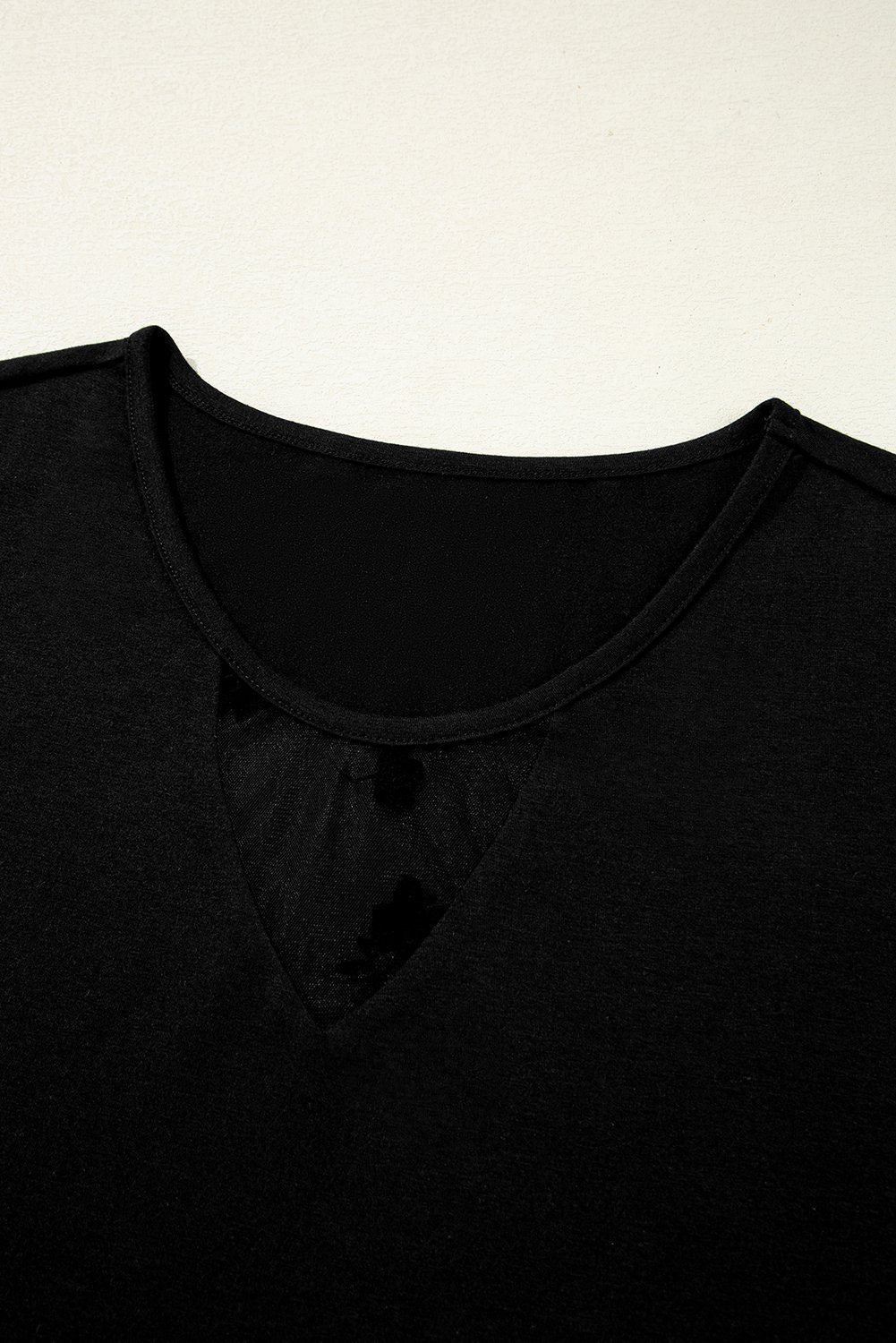 Black Floral Mesh Patchwork Loose V Neck Plus Size T Shirt