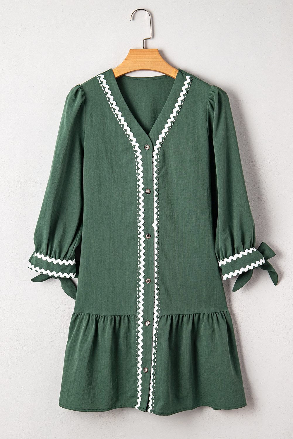 Canton Contrast Ricrac Trim Button V Neck Knotted Bracelet Sleeve Shift Dress