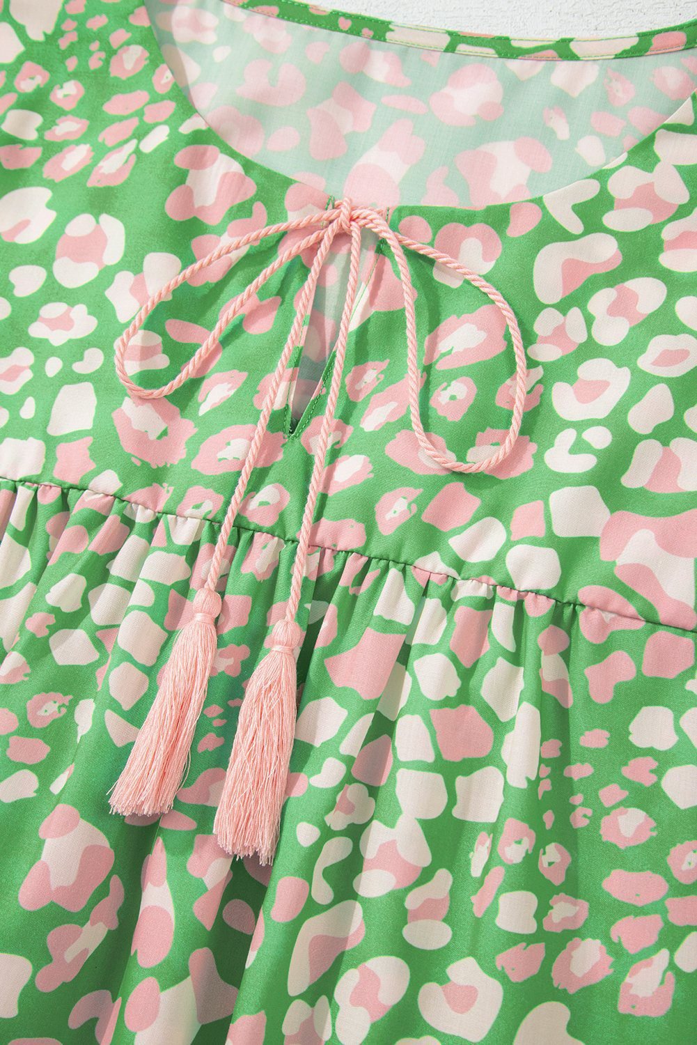 Green Plus Size Floral Tassel Tie Split Neck Puff Sleeve Blouse