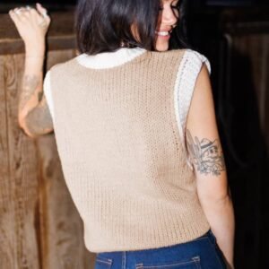 Oatmeal Woven Horseshoe Color Contrast Trim Sweater Vest