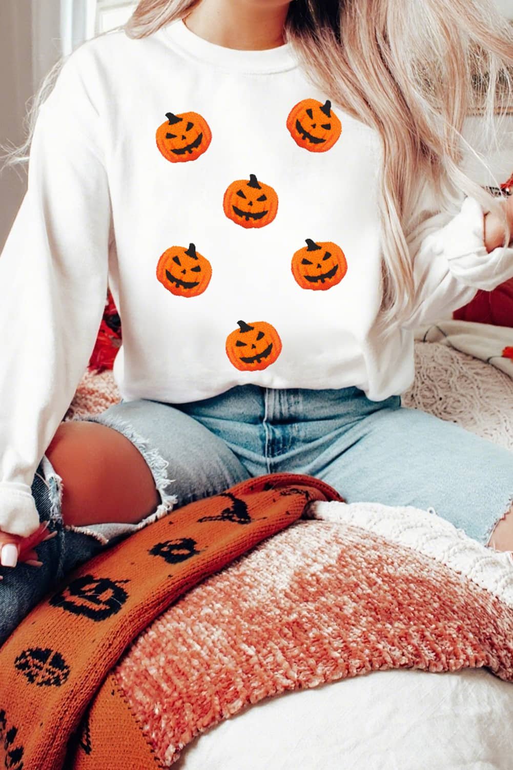 White Pumpkin Face Patched Pattern Halloween Crew Neck Sweatshirt