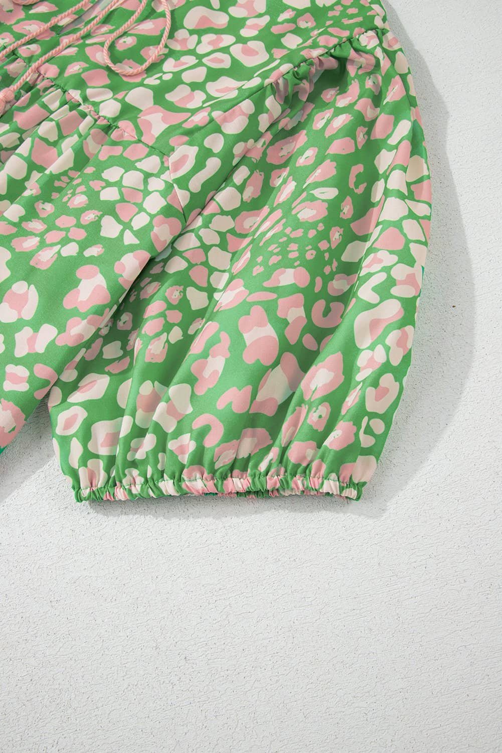 Green Plus Size Floral Tassel Tie Split Neck Puff Sleeve Blouse