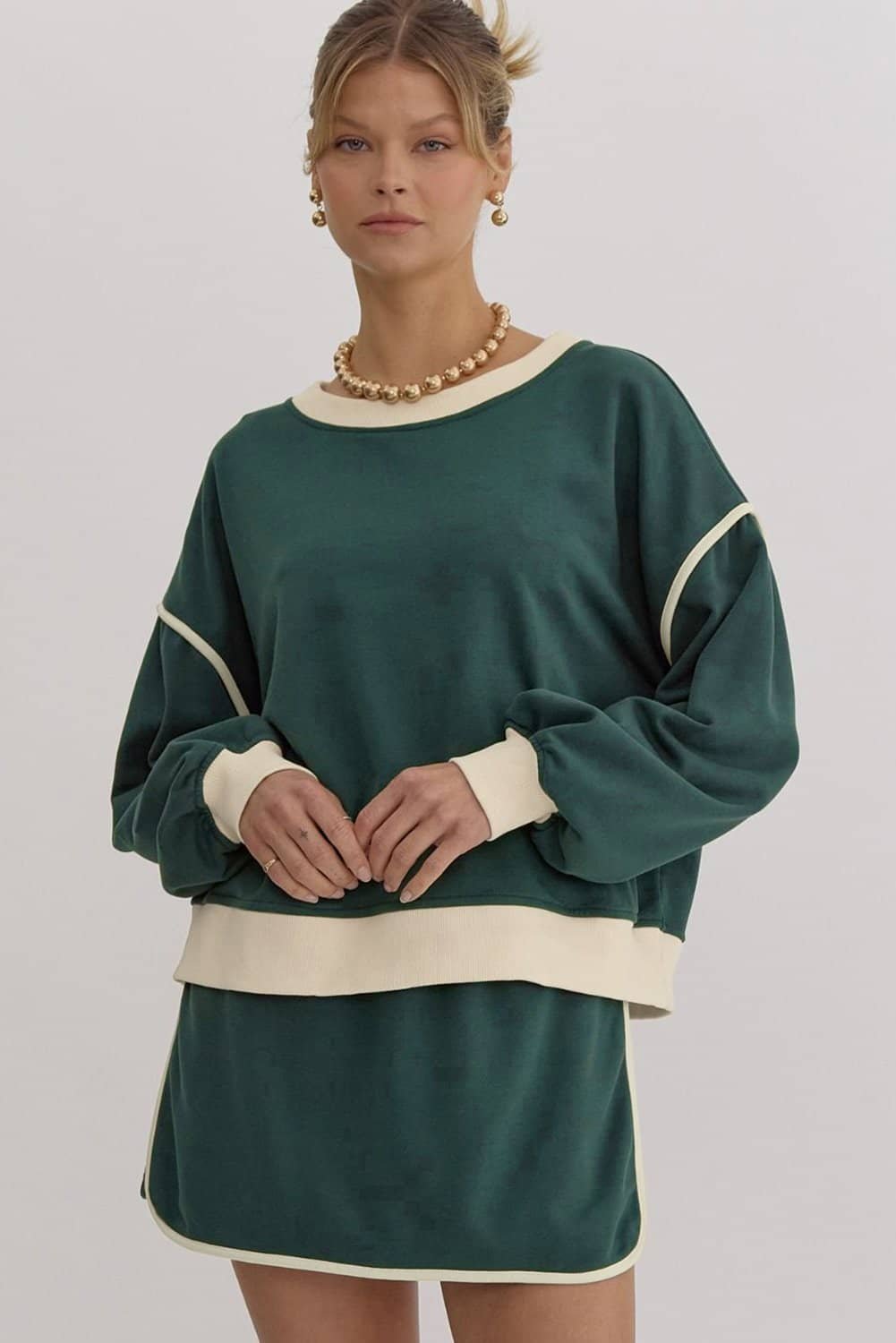 Evergreen Color Contrast Loose Pullover And Lace-Up Waist Skort Set