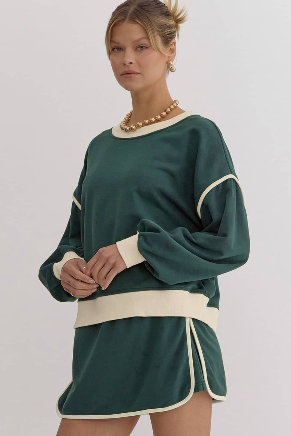 Evergreen Color Contrast Loose Pullover And Lace-Up Waist Skort Set