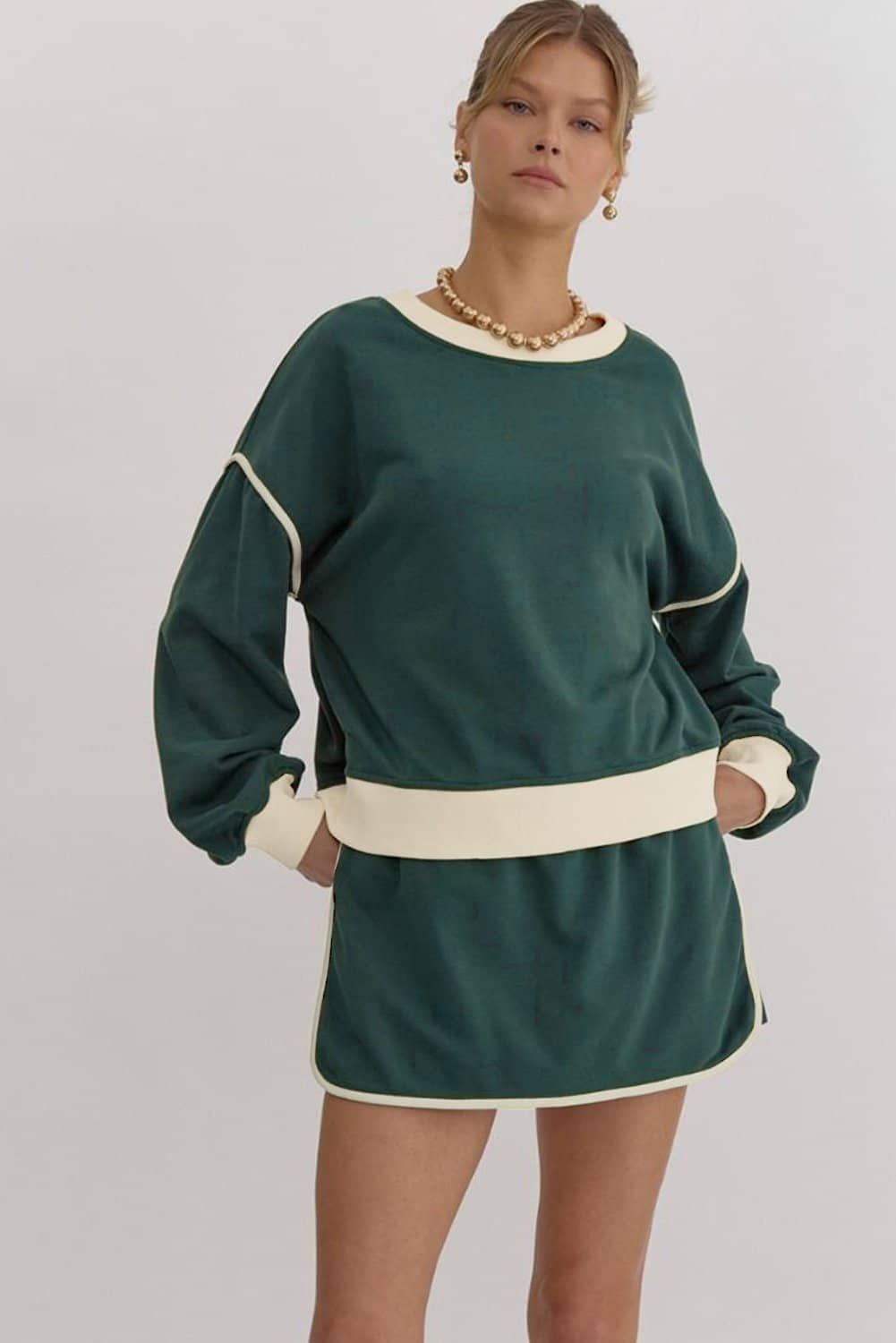 Evergreen Color Contrast Loose Pullover And Lace-Up Waist Skort Set