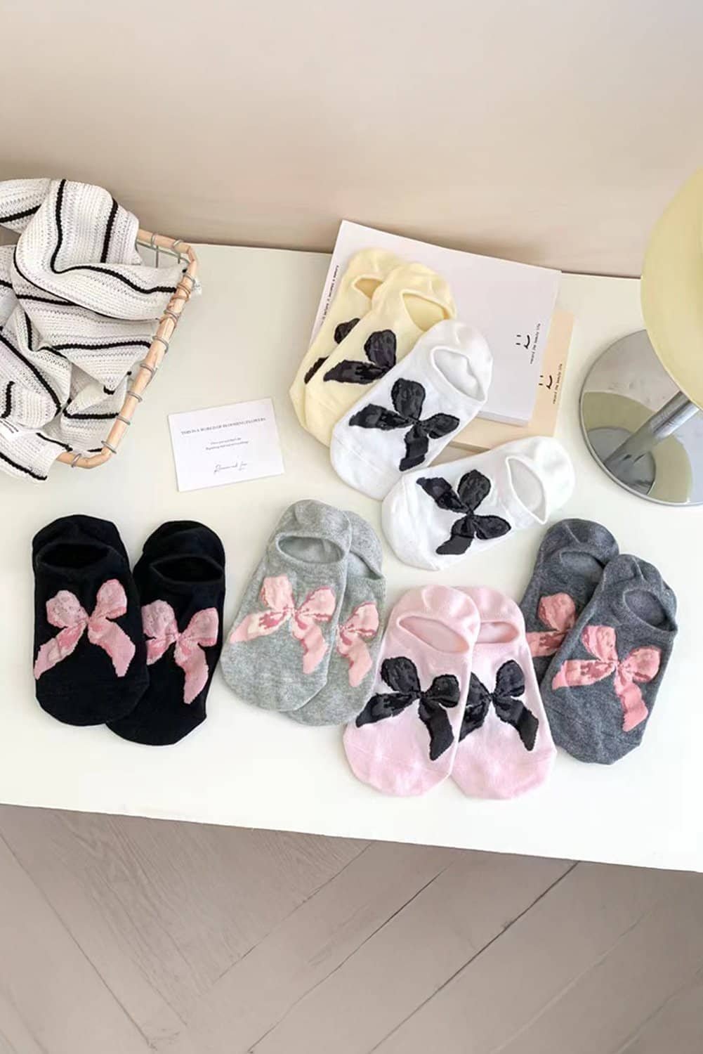 Gray Bow Knot Soft No Show Socks
