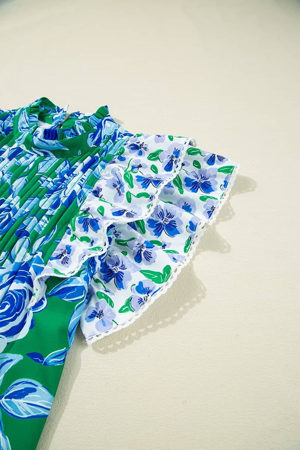 Green Floral Print Lace Trim Contrast Ruffle Sleeve Pleated Loose Blouse