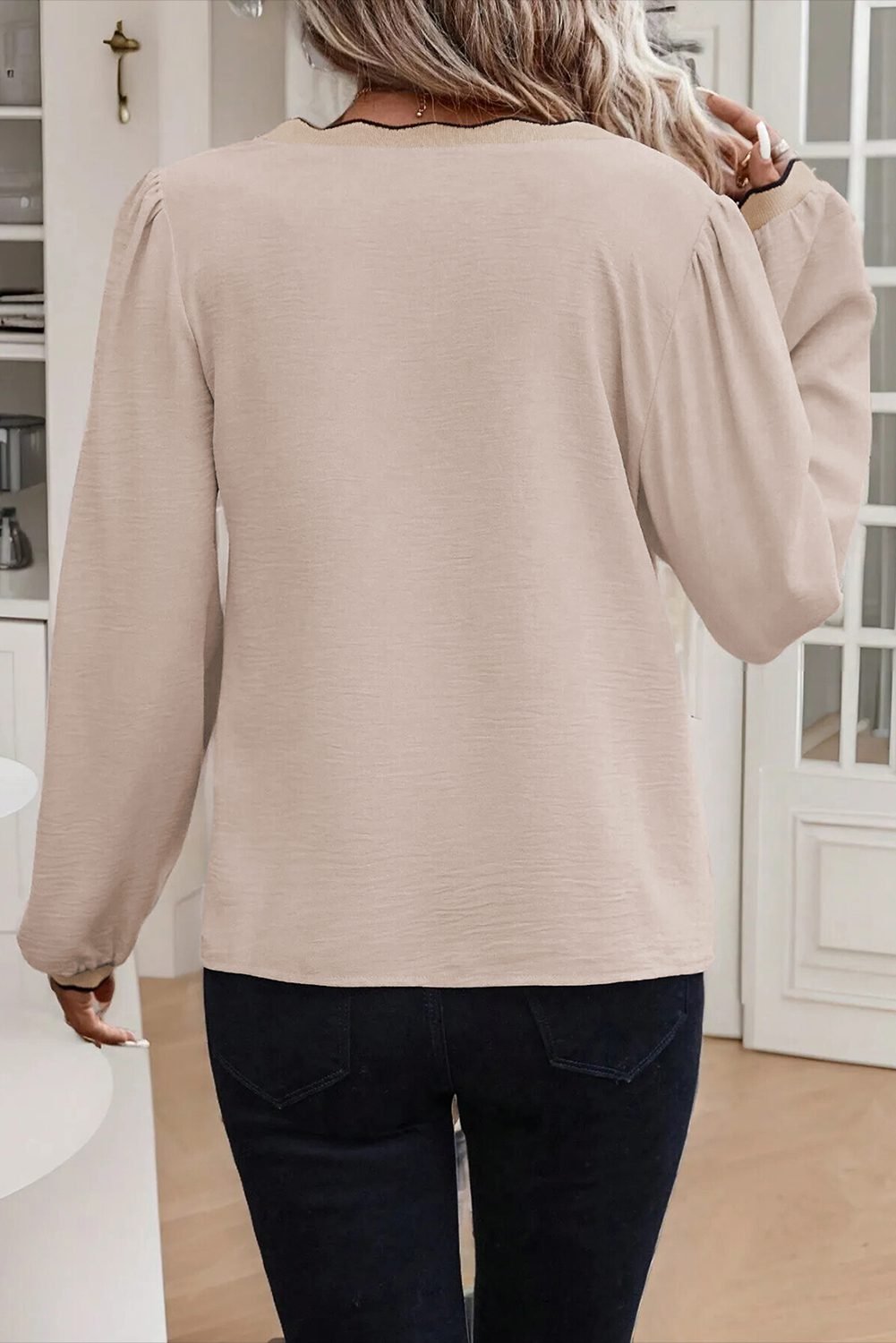 Jet Stream Contrast Scallop Trim V Neck Long Sleeve Blouse