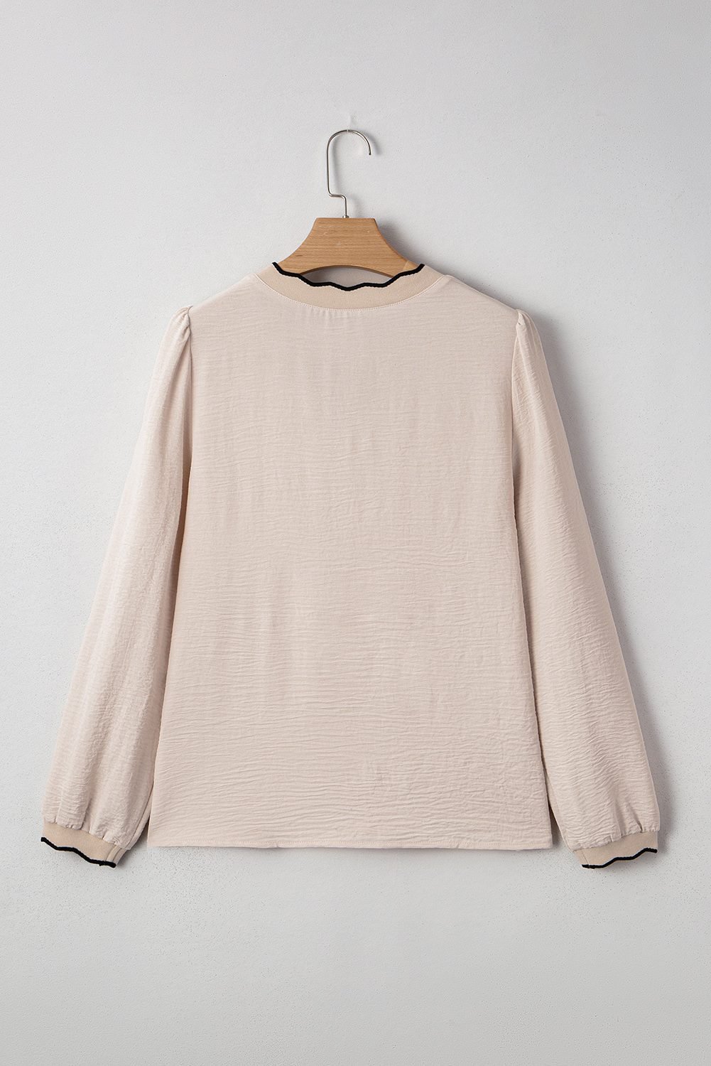 Jet Stream Contrast Scallop Trim V Neck Long Sleeve Blouse