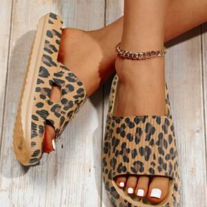 Leopard Print Thick Sole Slip On Slippers