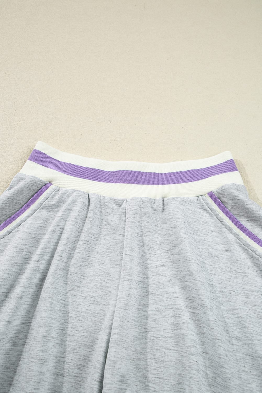Light Grey Contrast Striped Bands Cropped Pullover And Athletic Short Set