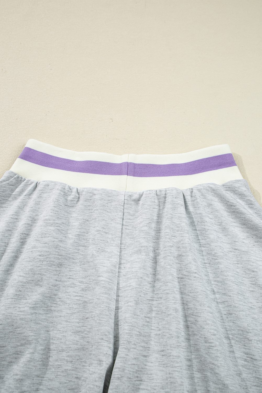 Light Grey Contrast Striped Bands Cropped Pullover And Athletic Short Set