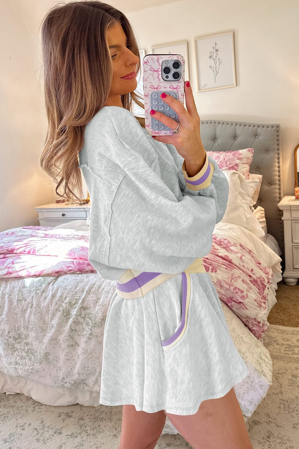 Light Grey Contrast Striped Bands Cropped Pullover And Athletic Short Set