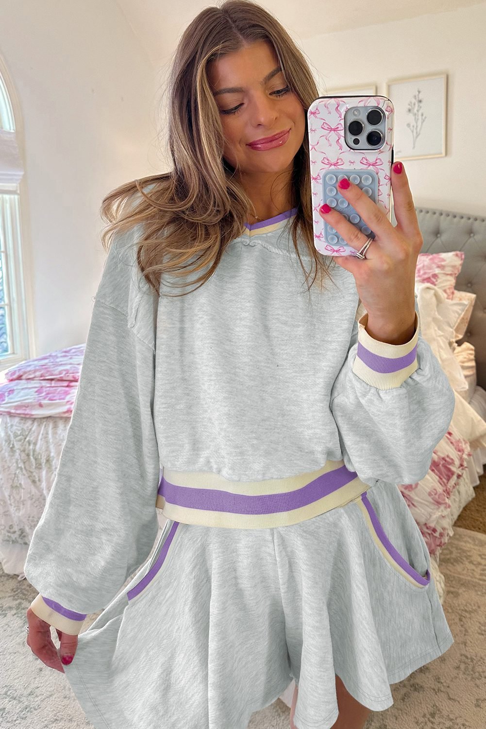 Light Grey Contrast Striped Bands Cropped Pullover And Athletic Short Set