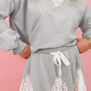 Light Grey Lace Patchwork Drop Shoulder Pullover Drawstring Skort 2Pcs Outfit