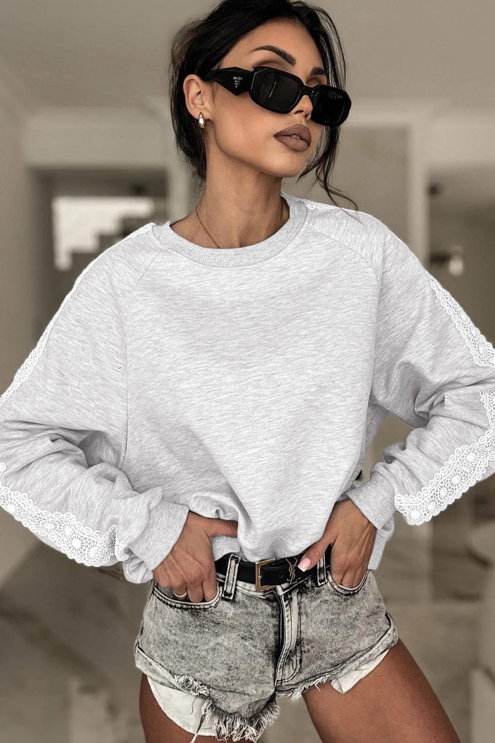 Light Grey Lace Patchwork Raglan Sleeve Crew Neck Sweatshirt