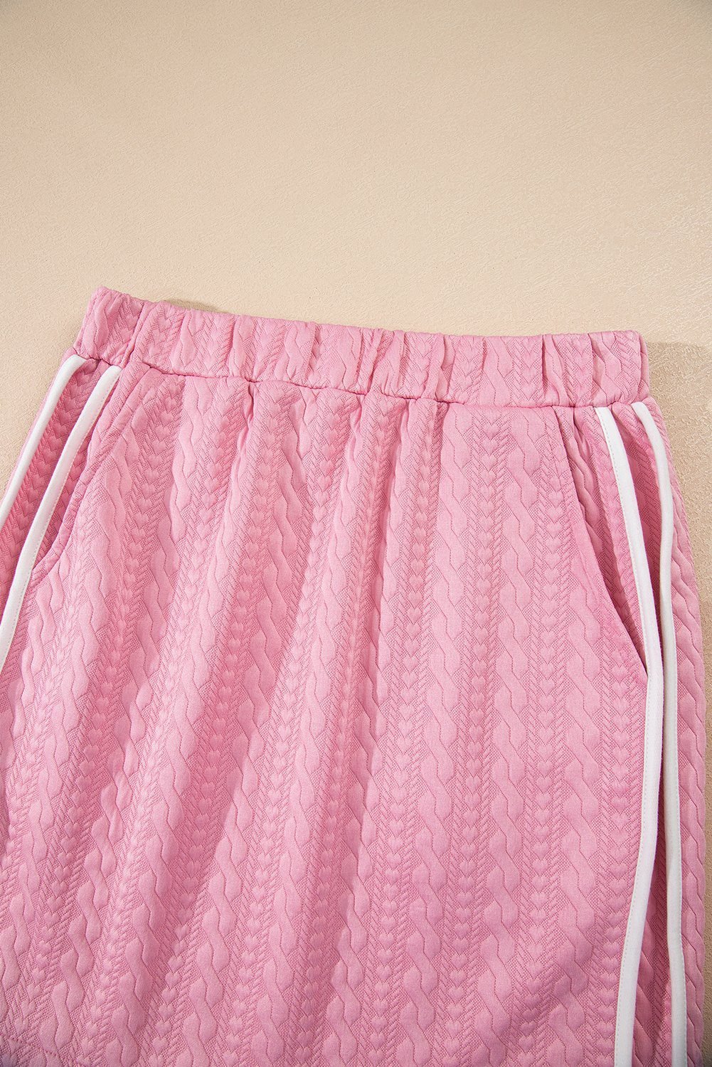 Pink Contrast Trim Textured Crewneck Tee And Pocketed Skirt Set